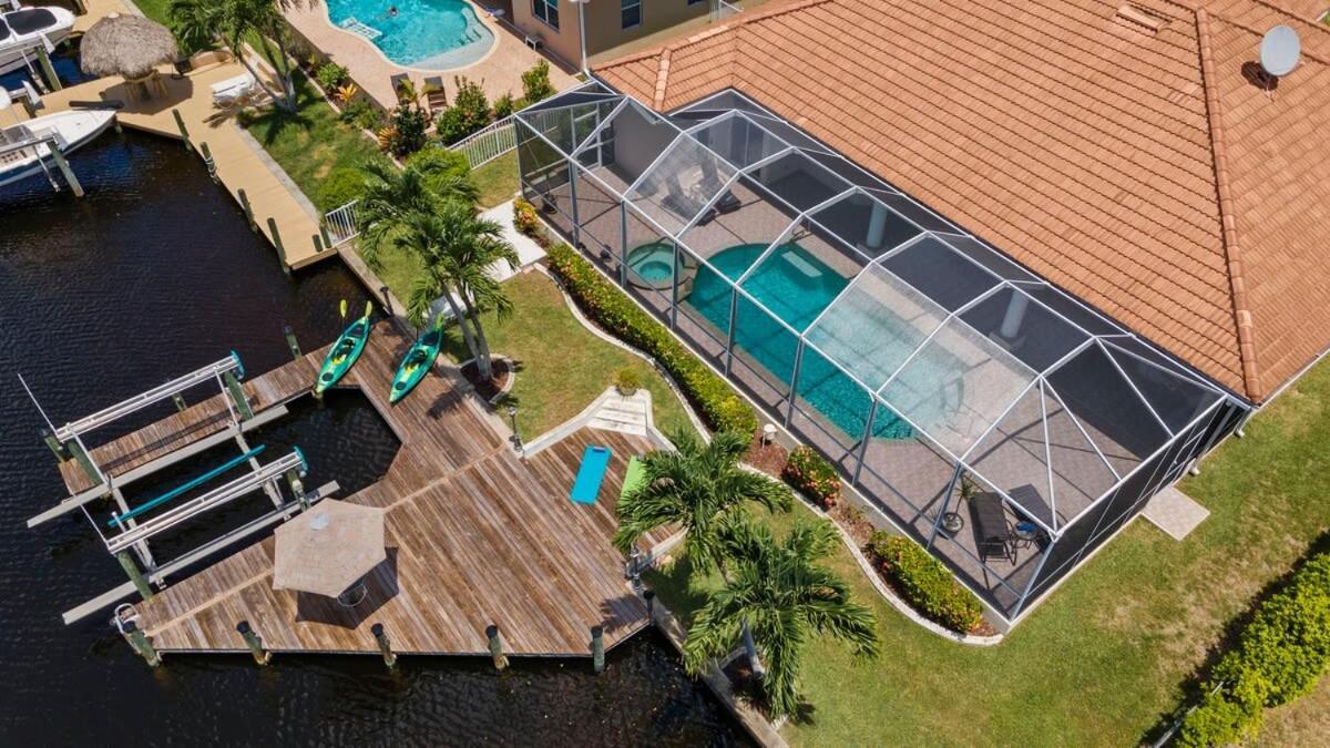 Cape Serenity- Luxury Waterfront Villa With Kayaks Cape Coral Exterior photo